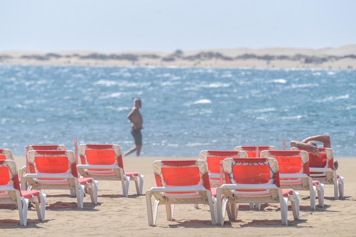 Imagen de las hamacas de Playa del Inglés.