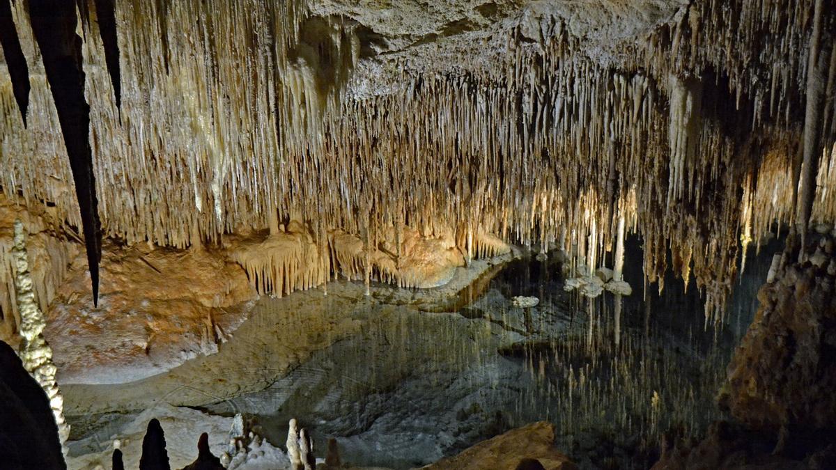 Estalactitas en la Cueva Drach, en Mallorca