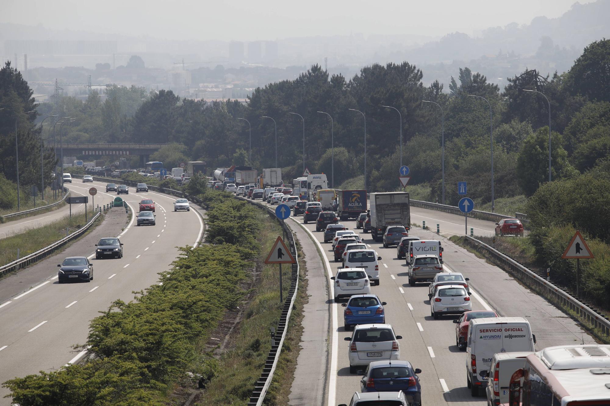 En imágenes: Nuevas caravanas en la "Y" por las obras del tercer carril