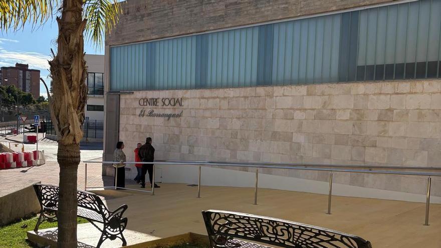 El centro social de El Campello va a decir adiós a las goteras y al calor