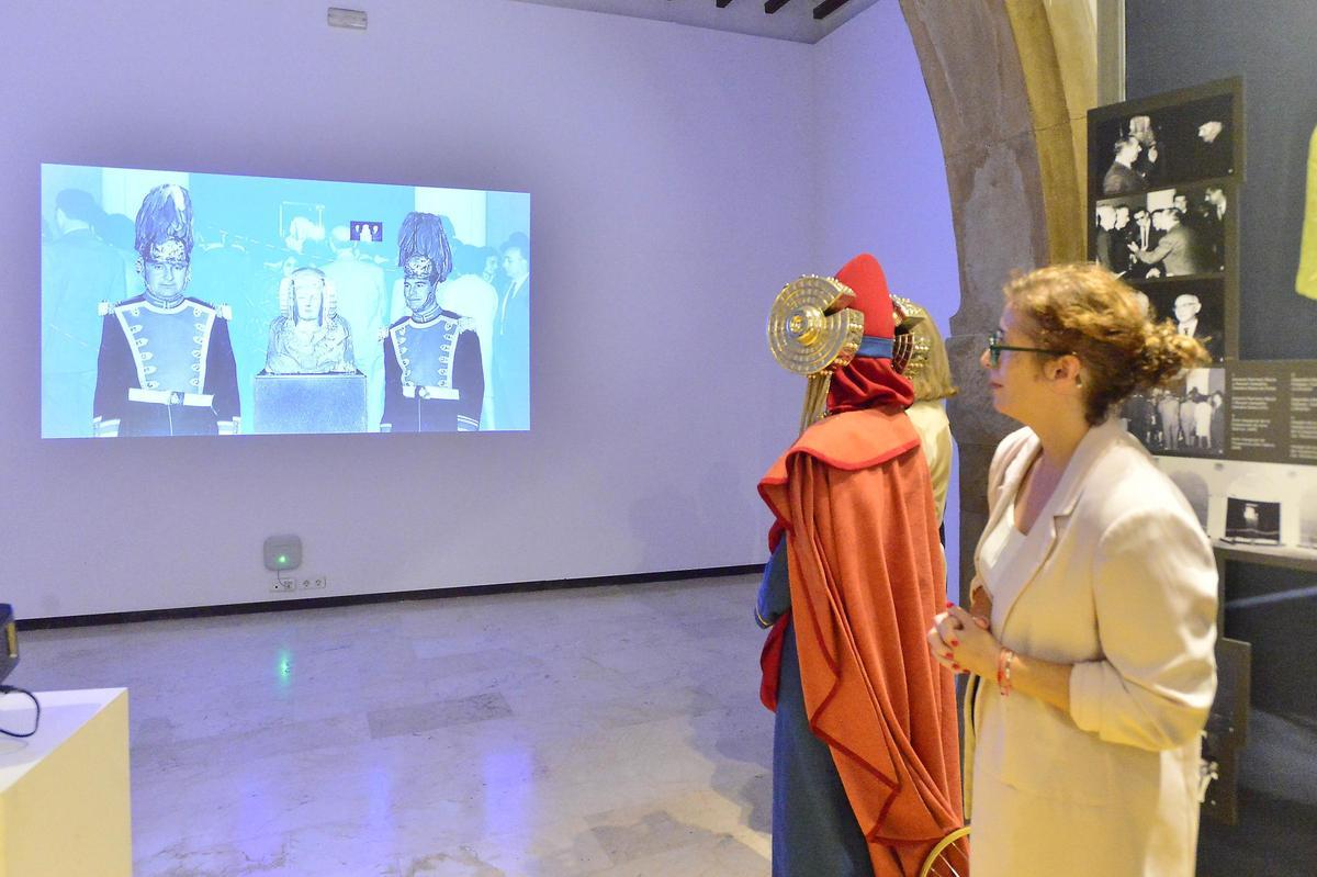 La exposición sobre la Dama de Elche cuenta con un documental sobre la visita del busto en 1965