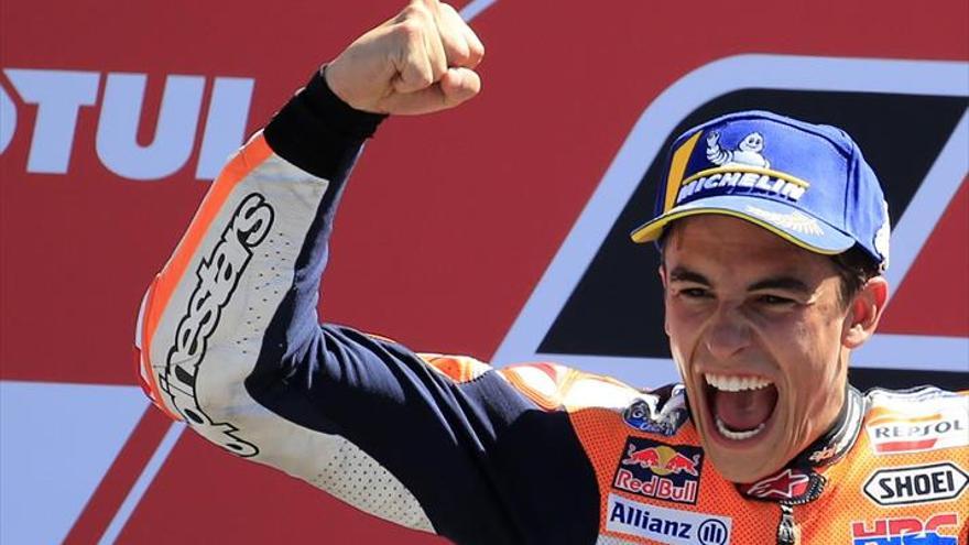 Márquez roza el cielo en una carrera soberbia