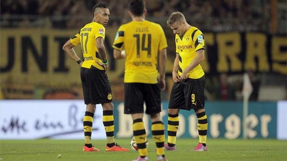 Los jugadores del Dortmund tras el segundo gol del Mainz