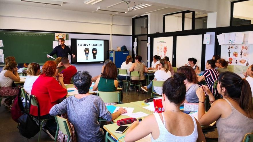 Los CEIP municipales acogen un ciclo de formación destinado a crear estrategias para trabajar con alumnado disruptivo