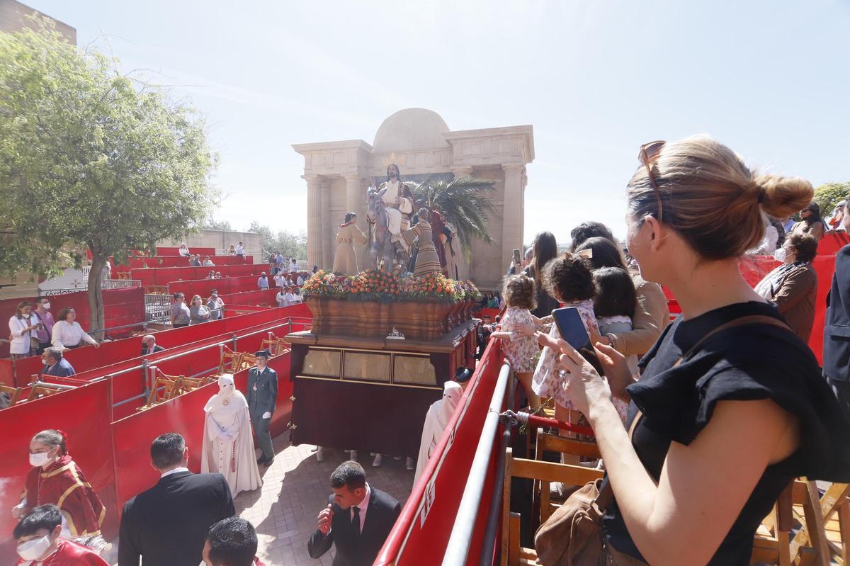 Misterio de la hermandad de la Entrada Triunfal, en carrera oficial.