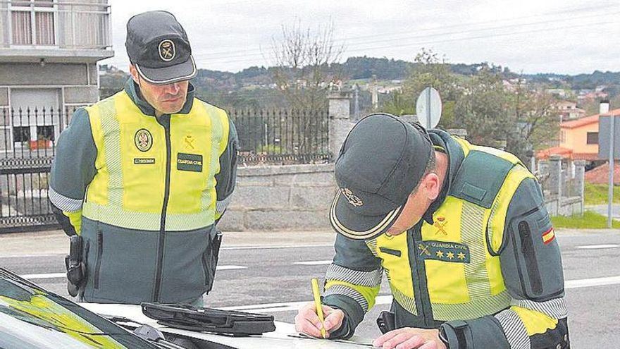 Investigados en A Coruña dos camioneros por uso fraudulento de la tarjeta digital de conductor