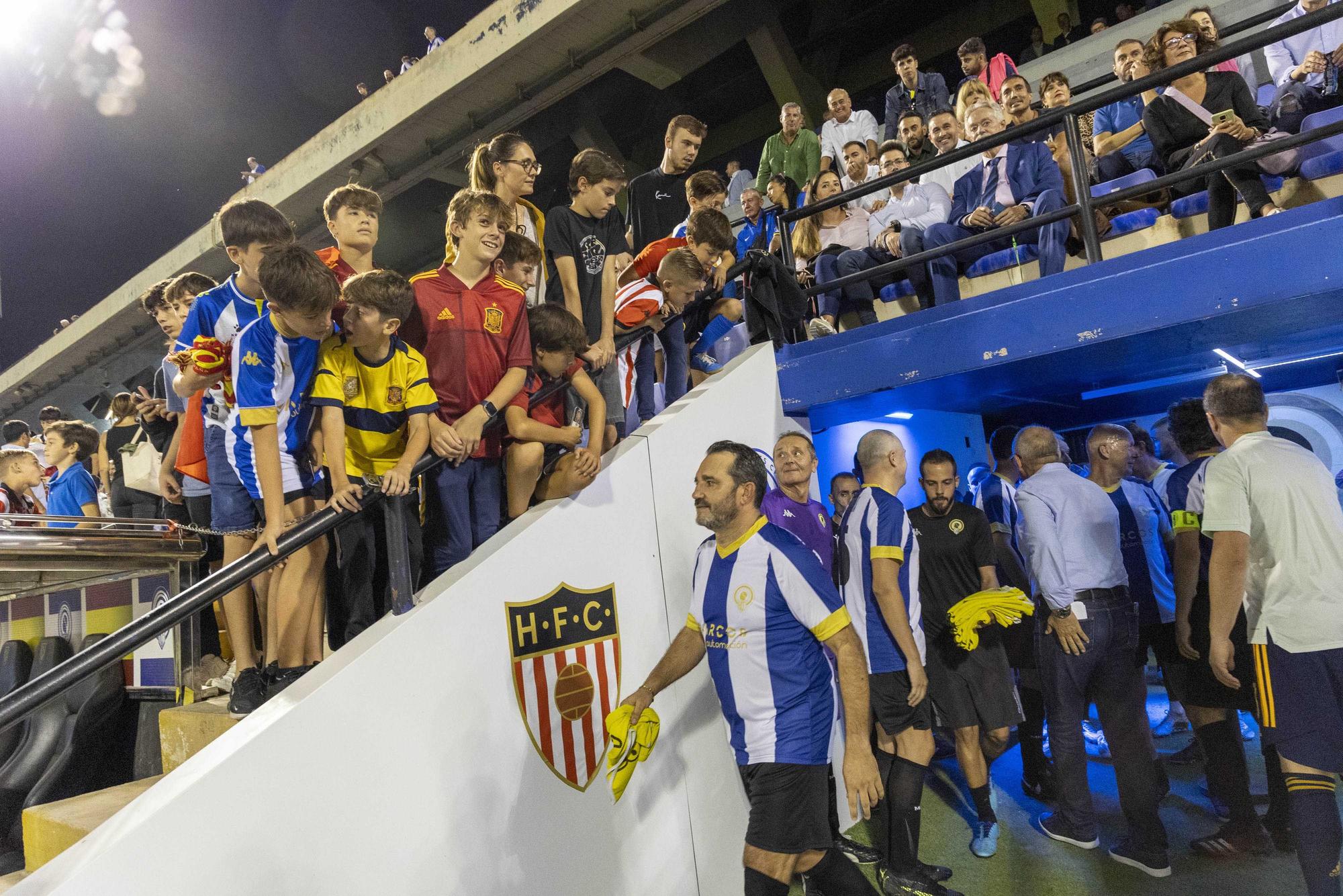 Leyendas del Hércules frente a leyendas de la Selección Española: Las imágenes del partido del Centenario