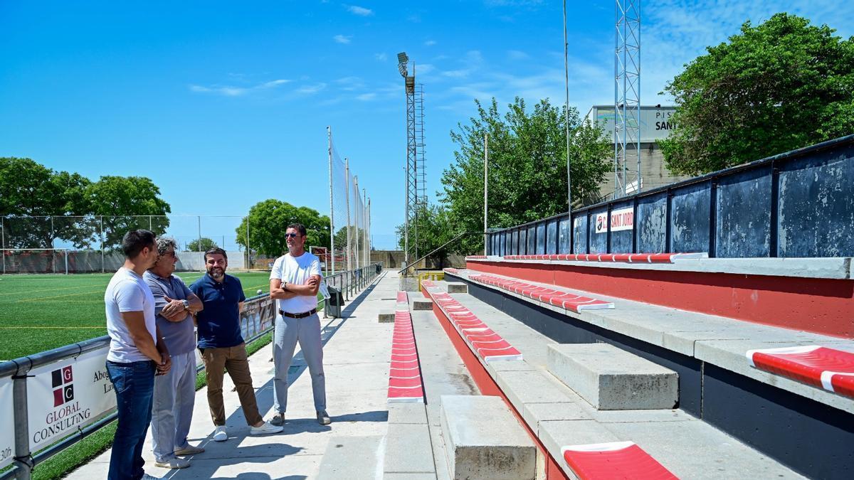 Javier Bonet, David Salom, Miguel Ángel Bennàssar y Jaume Gelabert en el campo municipal de Sant Jordi.