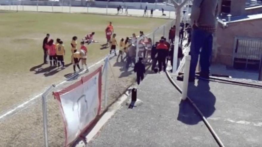 Las imágenes de la brutal pelea en el fútbol femenino argentino con tres heridas