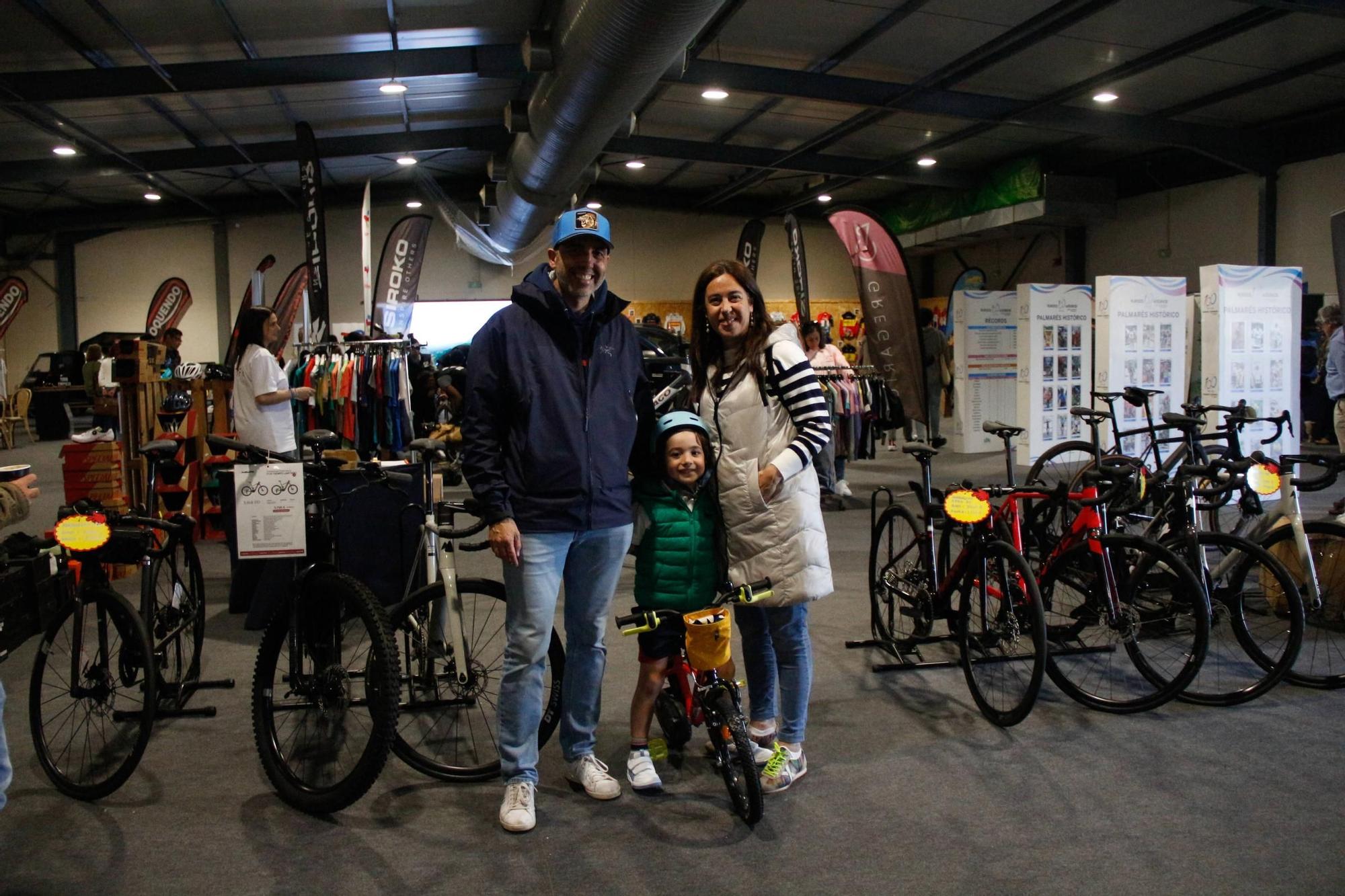 Los amantes del ciclismo toman Gijón (en imágenes)
