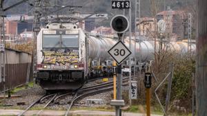 MARTORELL 27/01/2026 Sociedad Trenes de mercancías de carga pesada parados en las puertas de las fabricas en Martorell debido a los parones en las vias. Foto de Zowy Voeten/ El Periódico