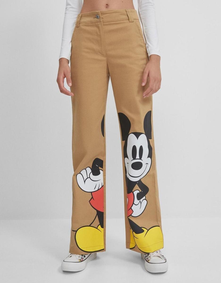 Pantalones con Mickey Mouse estampado de Bershka