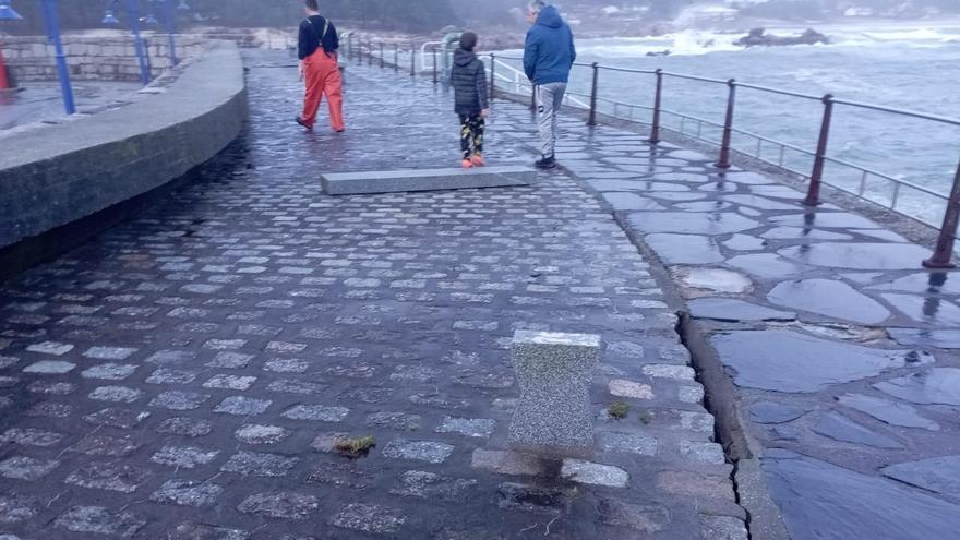 Peligro en el malecón de Pedras Negras