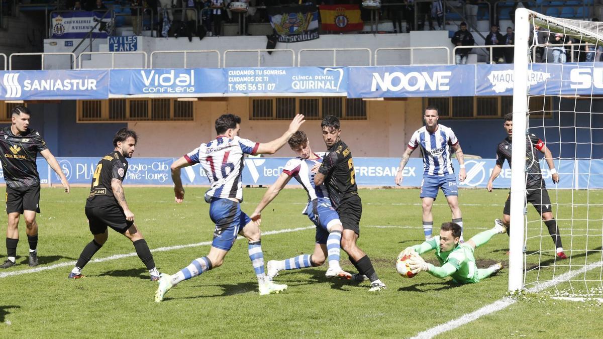 EN IMÁGENES: El partido entre el Real Avilés y el Zamora