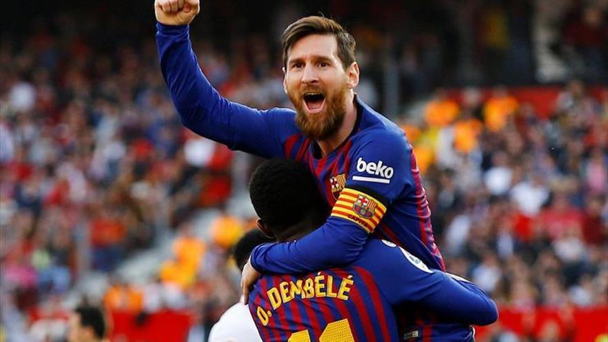 Tres tantos de Leo Messi dejan al Barça más líder