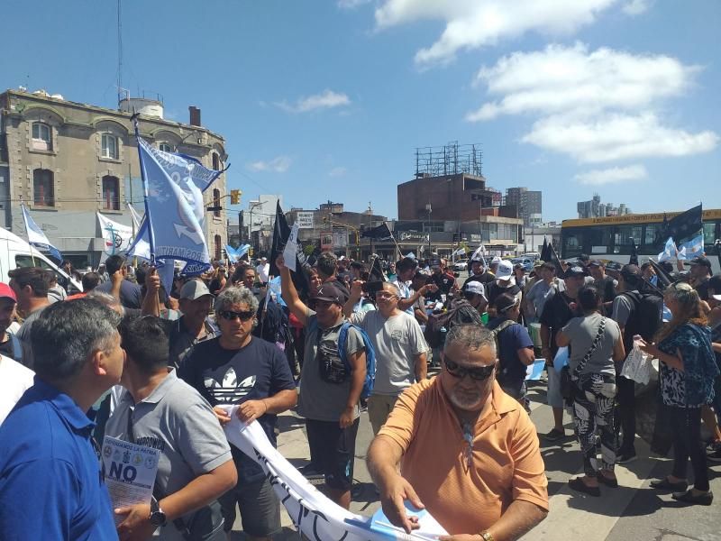 La pesca tumba el zarpazo de Milei y blinda la actividad de 80 buques de capital gallego