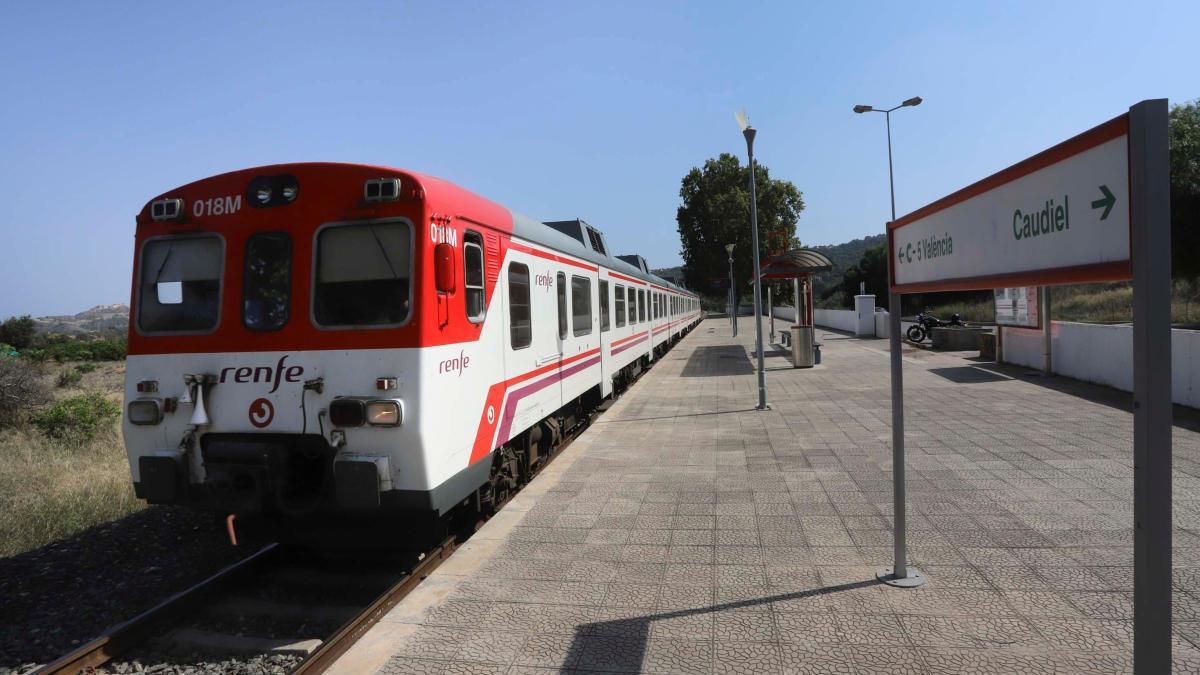 Vista del ferrocarril que cubre la ´linea Sagunt-Zaragoza