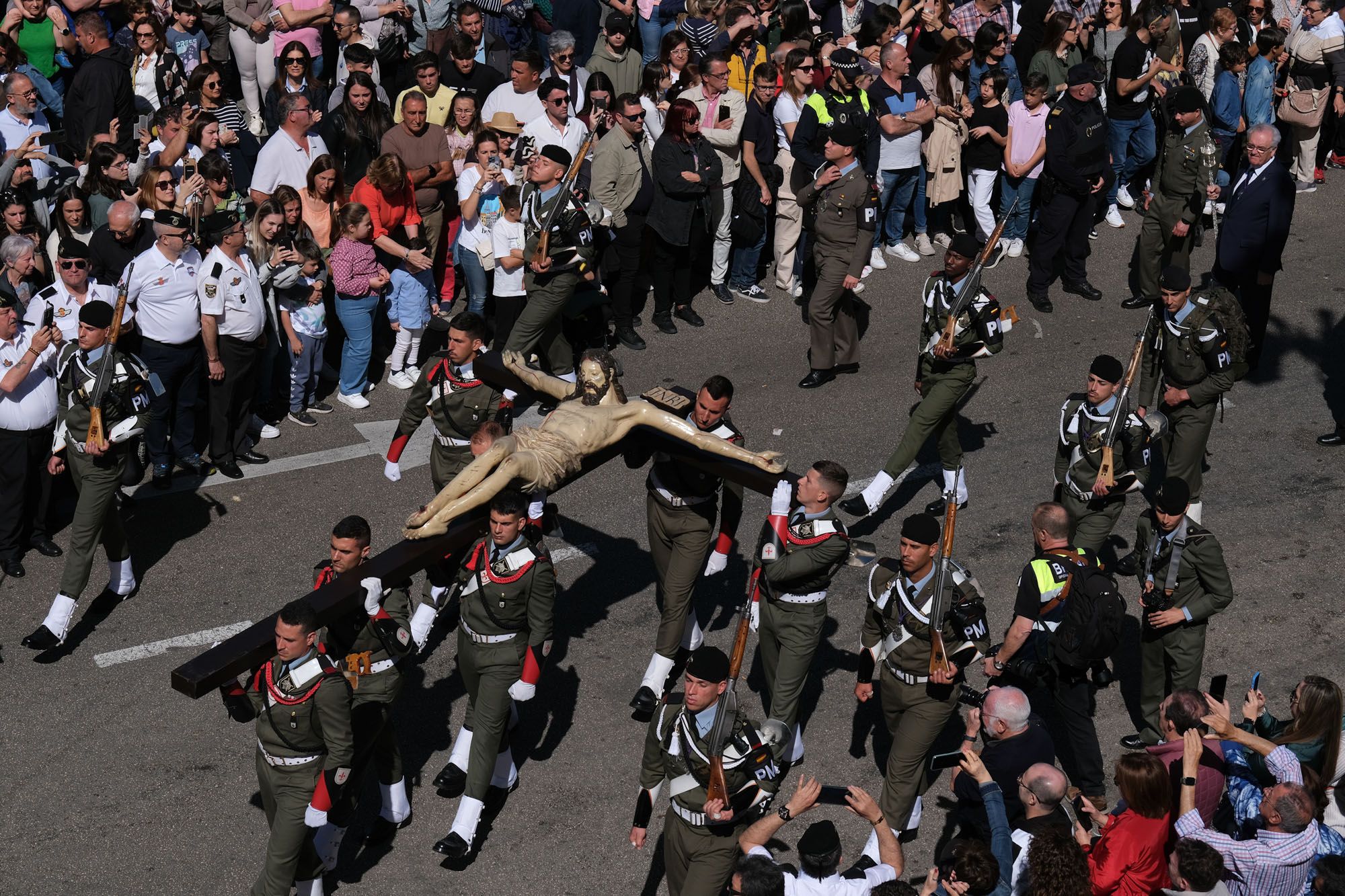 El traslado del Cristo de Ánimas de Ciegos, en imágenes