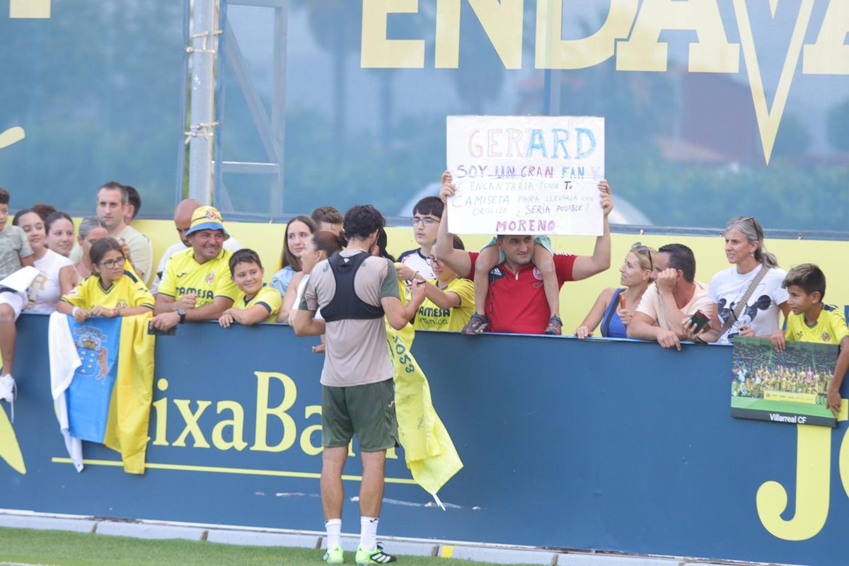 Dani Parejo, capitán y referente en el centro del campo en el Villarreal y para la afición.