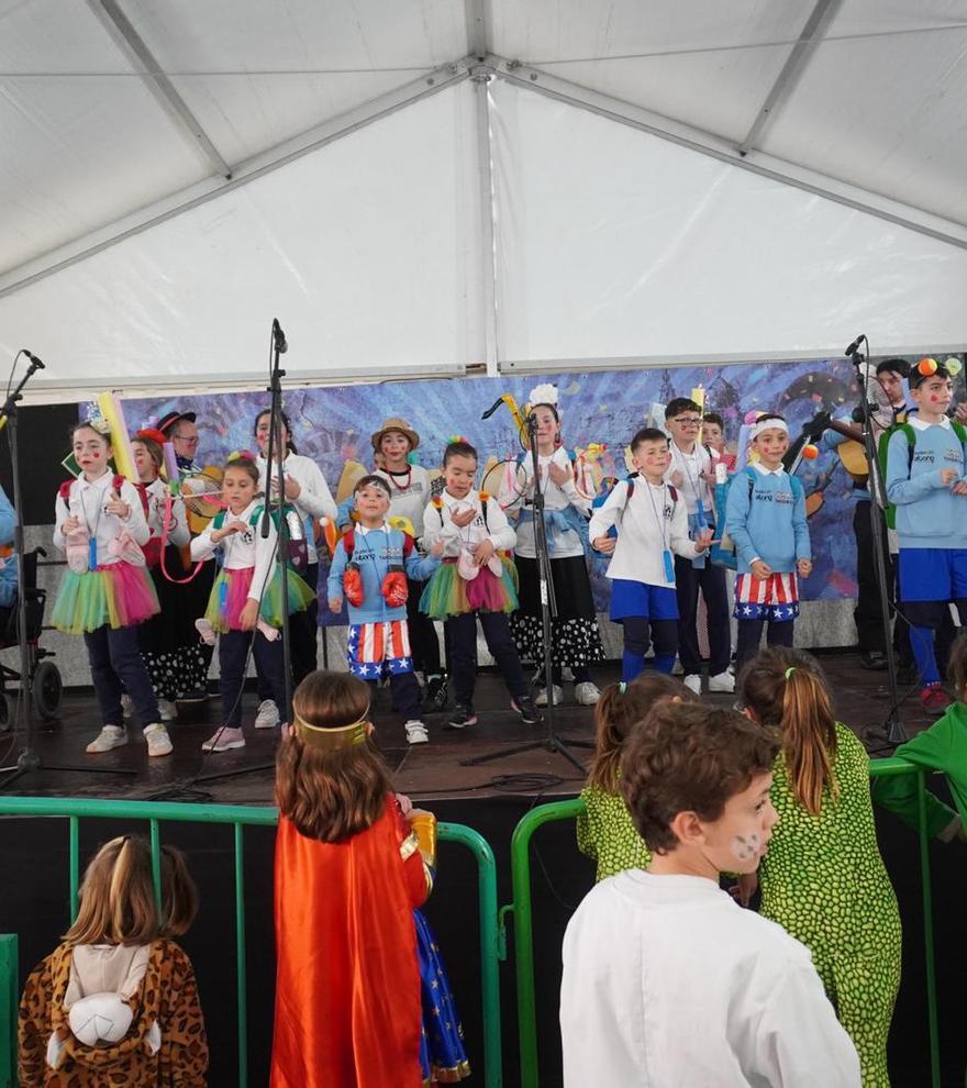 Los niños avivan el espíritu carnavalero de Córdoba