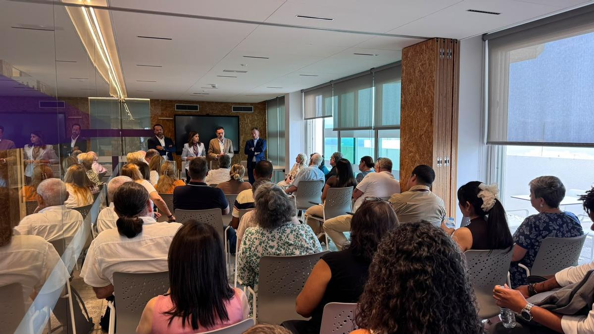 Encuentro con entidades venezonalas en Tenerife Isla Solidaria