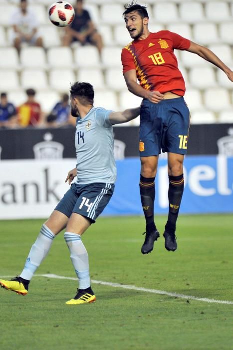 Rafa Mir (delantero) - Debutó con Nuno en un partido de Champions. El internacional sub-21 juega en el Huesca cedido por los Wolves.