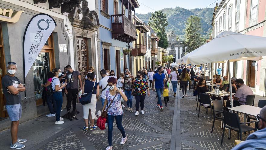 Encuentro de caravanas en Teror