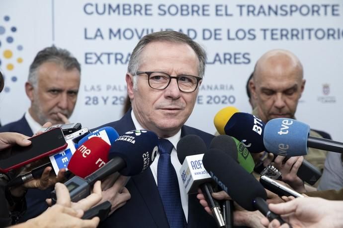 28.01.20. Las Palmas de  Gran Canaria. Cumbre sobre el transporte y la movilidad de los territorios extrapeninsulares. Presidencia del Gobierno de Canarias. Foto Quique Curbelo