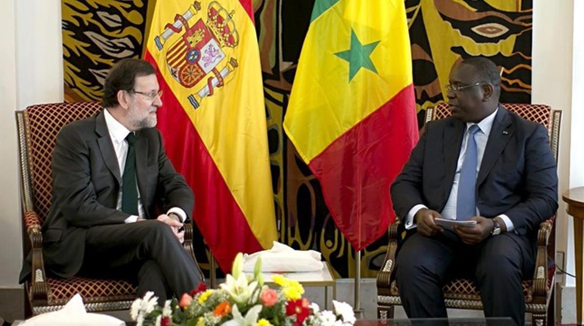 El president del Govern, Mariano Rajoy, durant la reunió que ha mantingut a Dakar amb el president senegalès, Macky Sall.