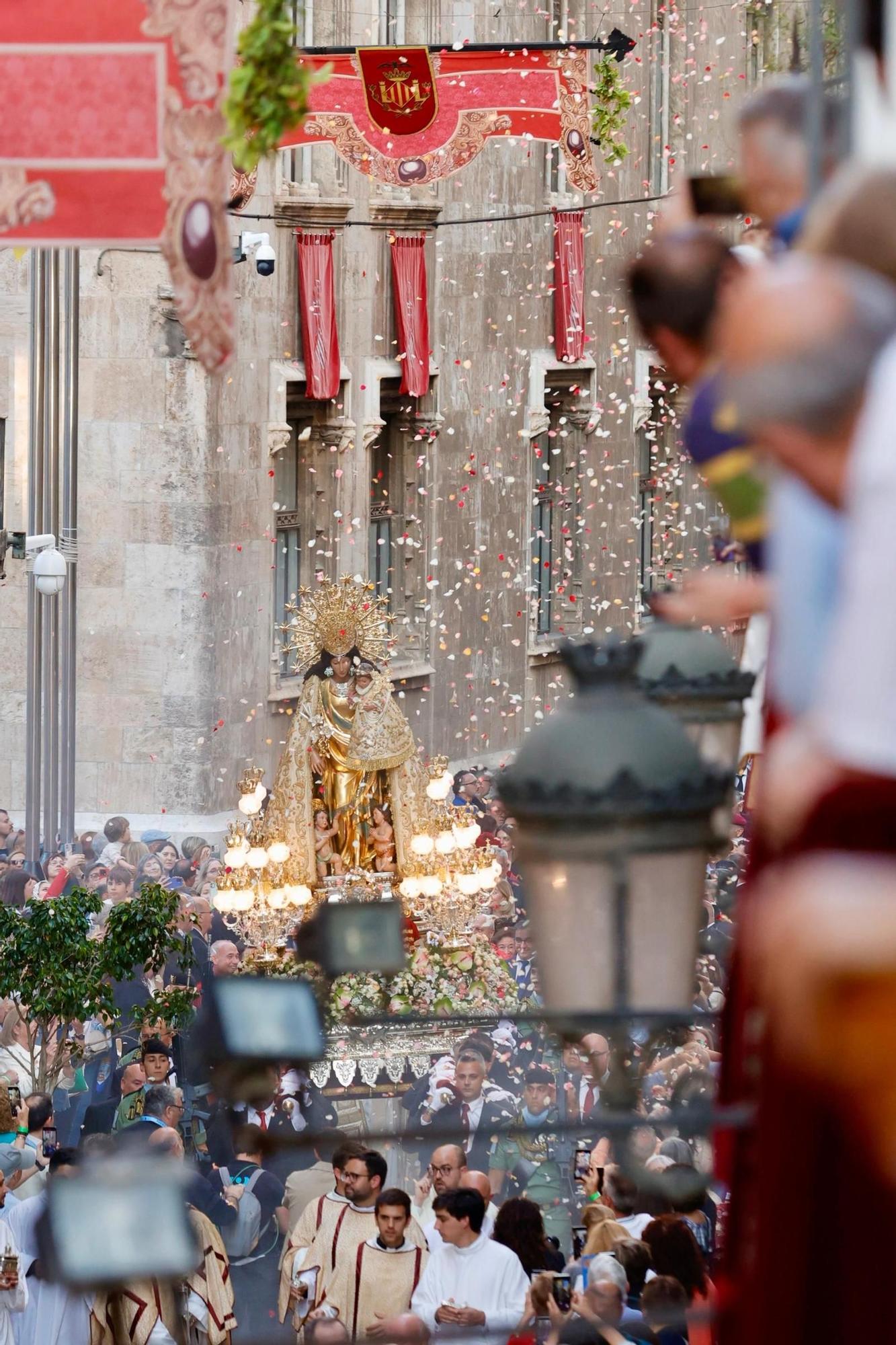 Procesión de la Virgen de los Desamparados de València 2025