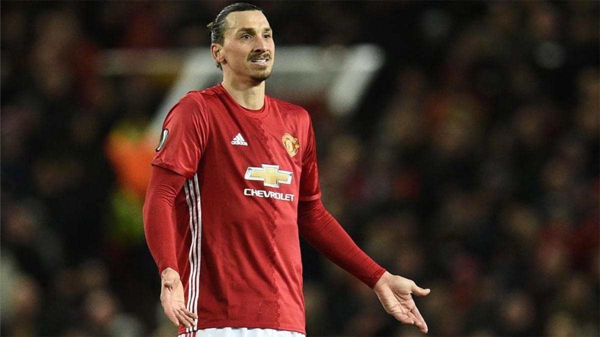 Ibrahimovic no descarta renovar con el Manchester United