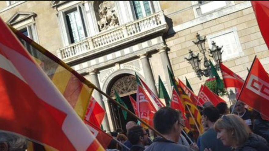 Sindicalistes concentrats davant la Generalitat