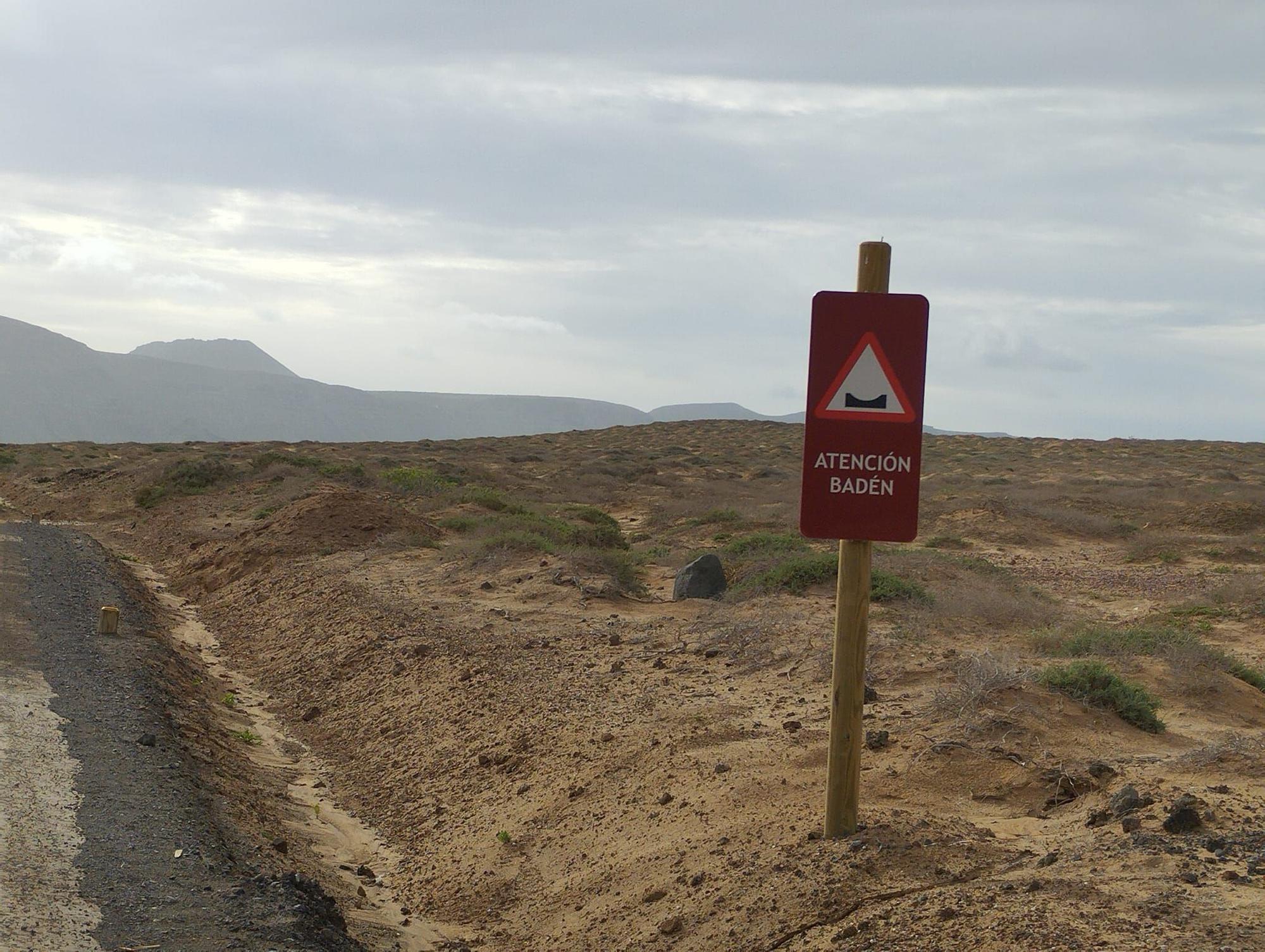 Polémica en La Graciosa por la instalación de nuevas señales de tráfico