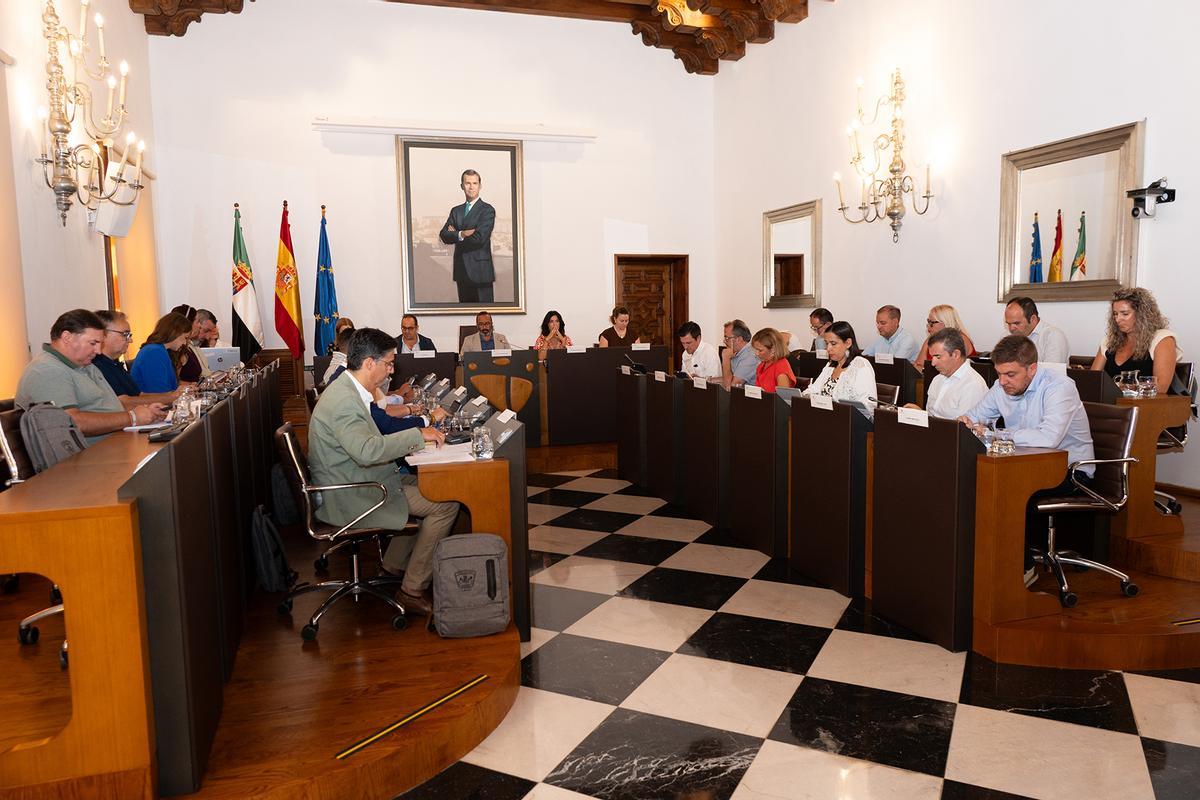Un paso más para actuar antes cuando cada minuto cuenta: los desfibriladores llegan a los pueblos de Cáceres