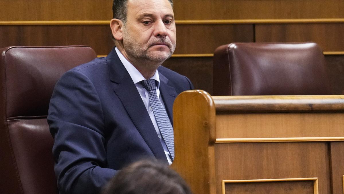 Ábalos vuelve a pedir al PSOE su readmisión como afiliado