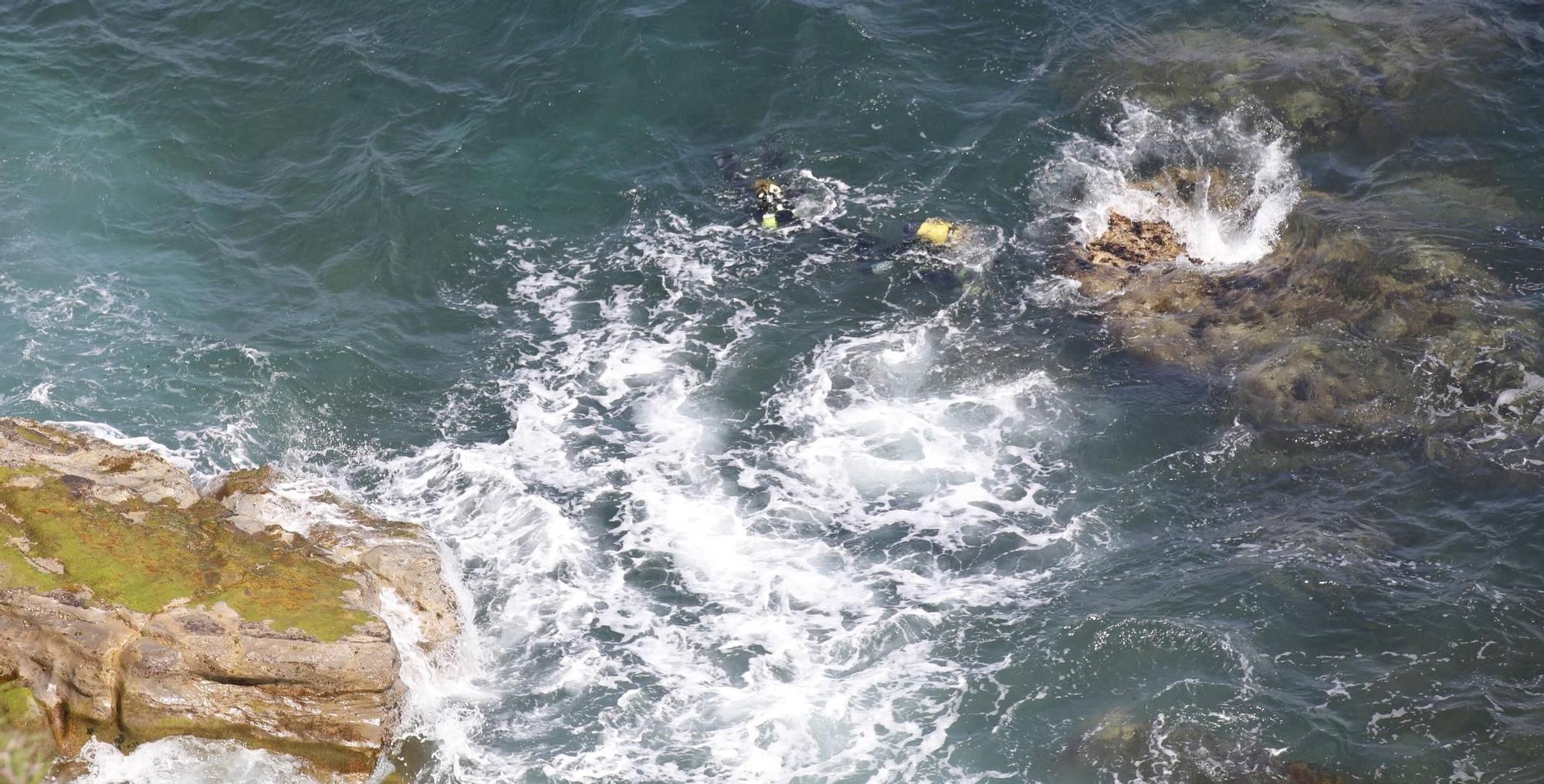 En imágenes: Así fueron las labores de desactivación de tres obuses en la costa de Gijón