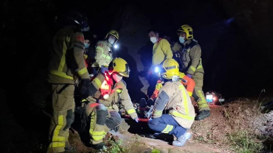 Un jove resulta ferit greu en caure de 40 metres a Corbera de Llobregat