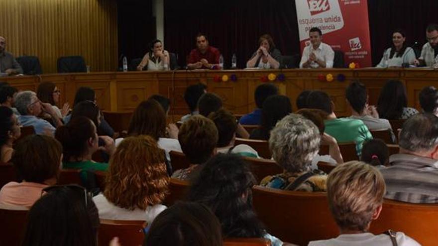 Una asamblea de Izquierda Unida en Chiva.