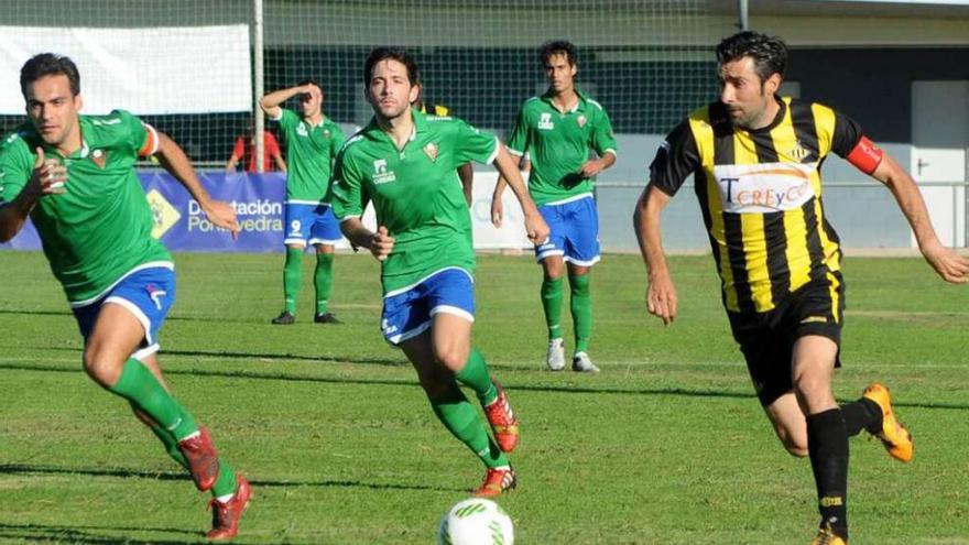 Changui volvió a ser fiel a su cita con el gol abriendo el marcador en A Senra. // Iñaki Abella