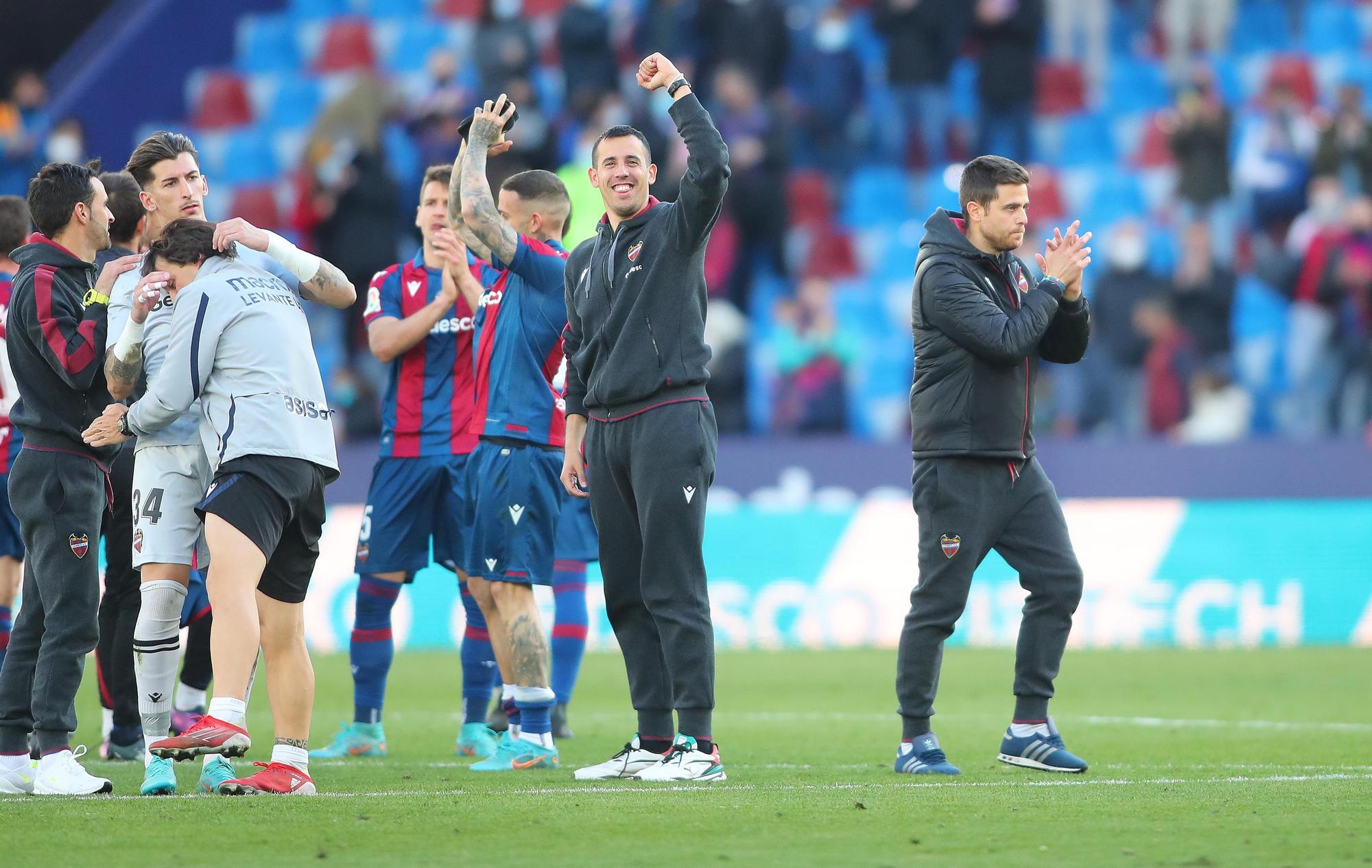 Las imágenes de la victoria del Levante frente al Villarreal en el Ciutat de València