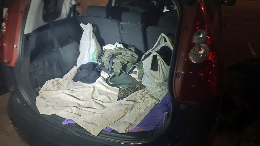 Localizan a tres furtivos de Poio en la playa de Meira