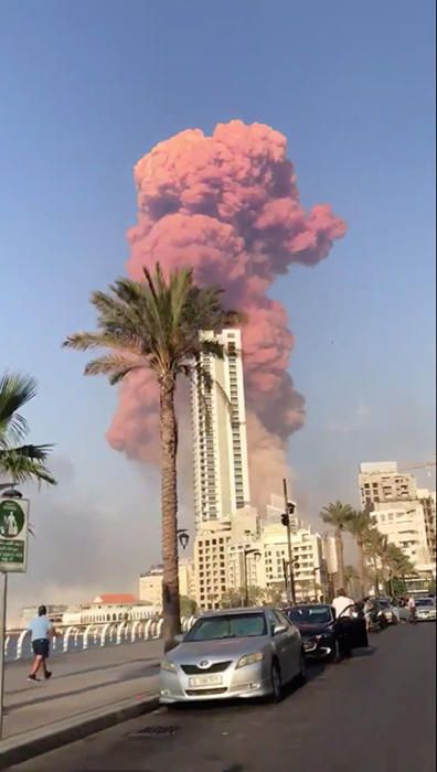 Fuerte explosión en un almacén de Beirut.