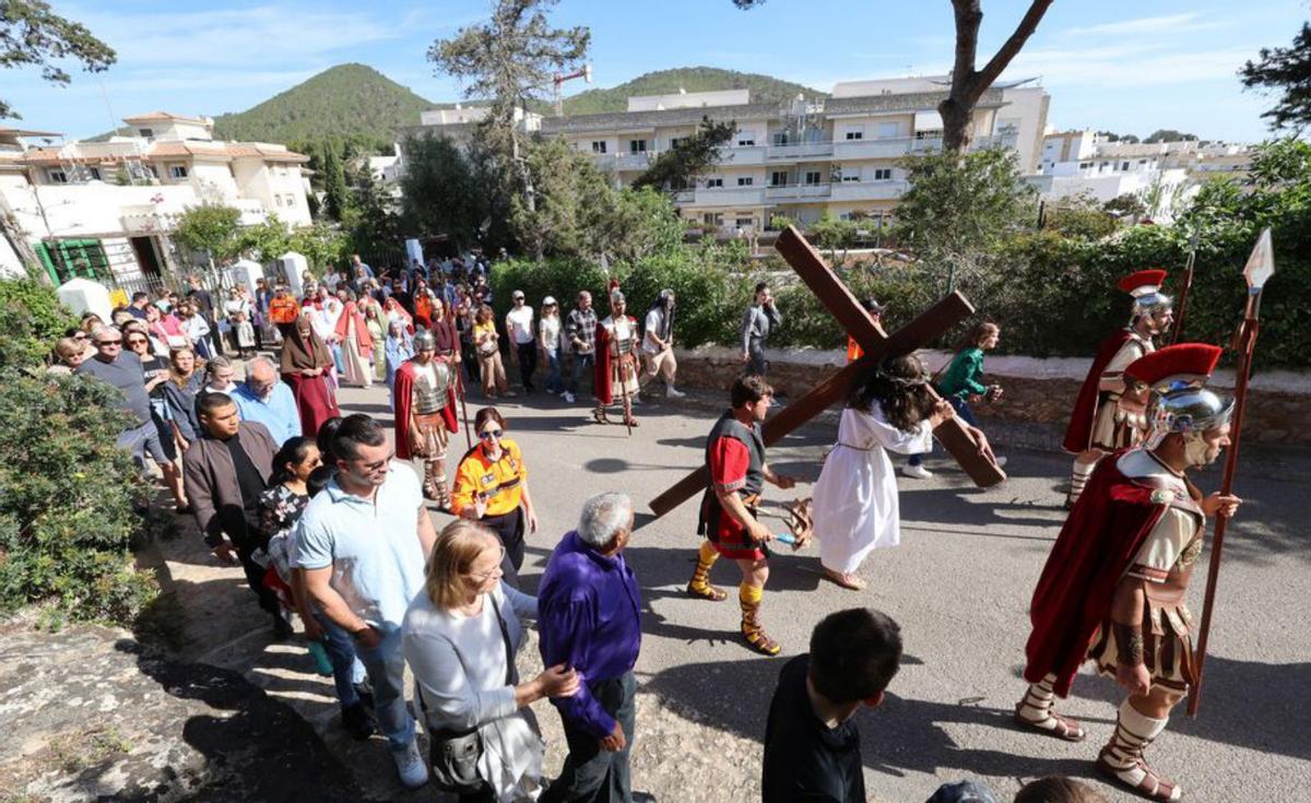 Saetas para un vía crucis que se vive a flor de piel