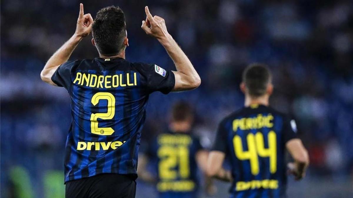 Andreolli, celebrando su gol al Lazio