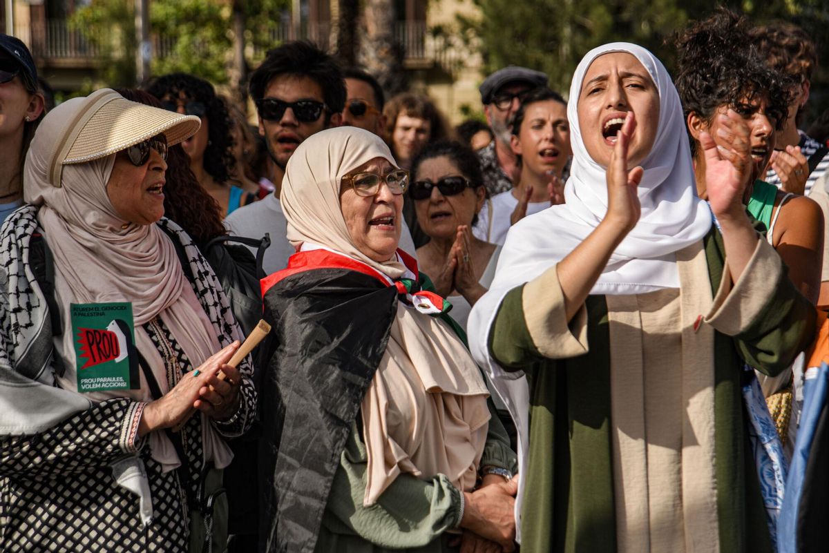 Miles de personasse manifiestan en Barcelona en solidaridad con el pueblo palestino bajo el lema de ¡Basta! Paremos el genocidio en Palestina