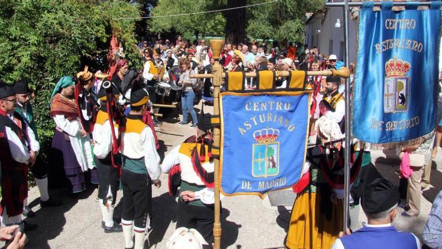 Un momento de la romería del Centro Asturiano de Madrid, que ayer celebraba su día grande.