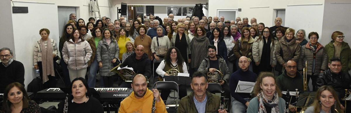 Ensayo de la coral Casablanca y orquesta.