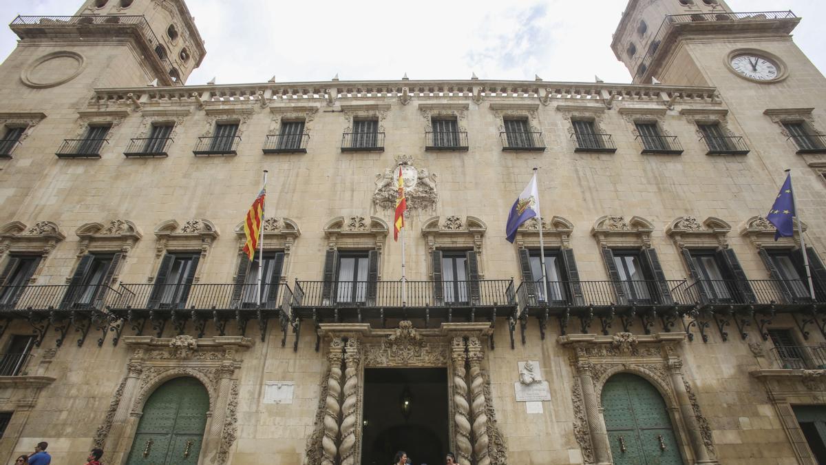 Fachada del Ayuntamiento de Alicante