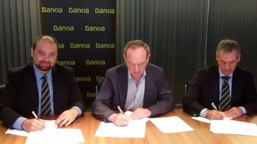 Regantes de Sagunt y Bankia acuerdan ventajas financieras para los comuneros