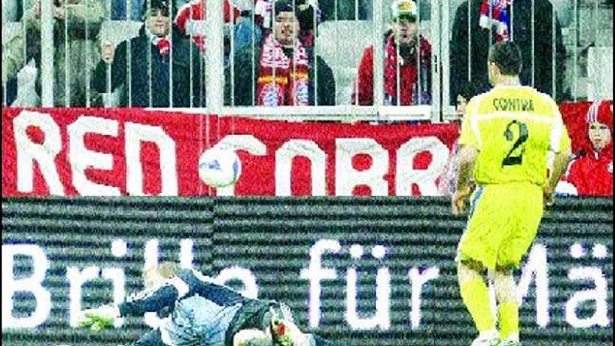 Contra supera con su remate la salida de Oliver Kahn para conseguir el gol del empate del Getafe en Múnich.